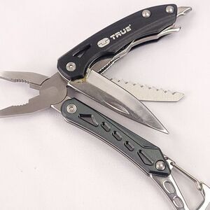 Multi-Tool True Utility TU180F Seven Saw Knife wire cutters Pliers Screwdriver